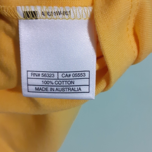 Brand new Never worn- CONVERSE Chuck Taylor All Star Retro Logo tee shirt - Picture 4 of 4